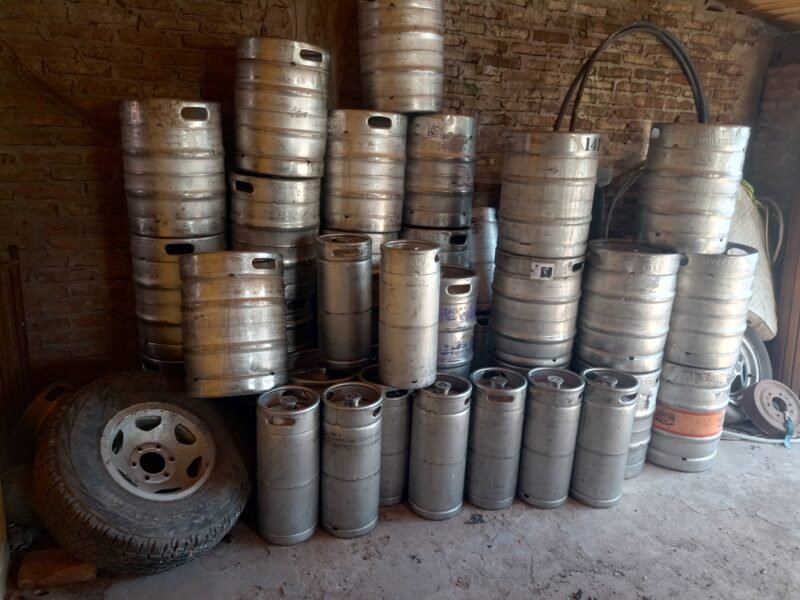 Barriles conector g y tubos de co2